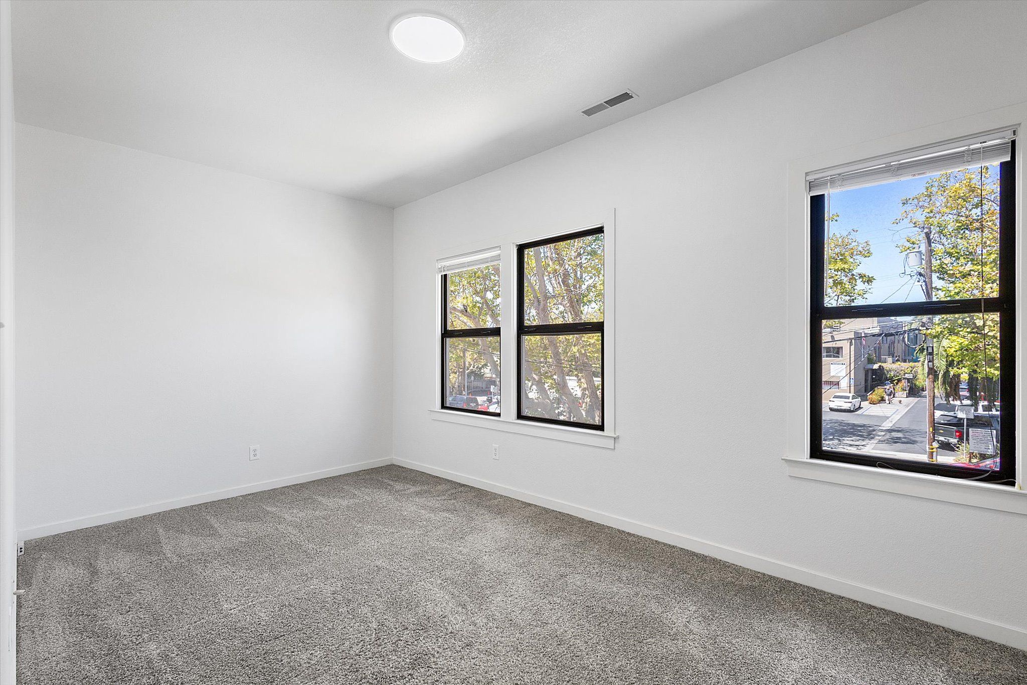 1336 1/2 Park Ave 