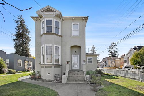 2100 Pacific Ave