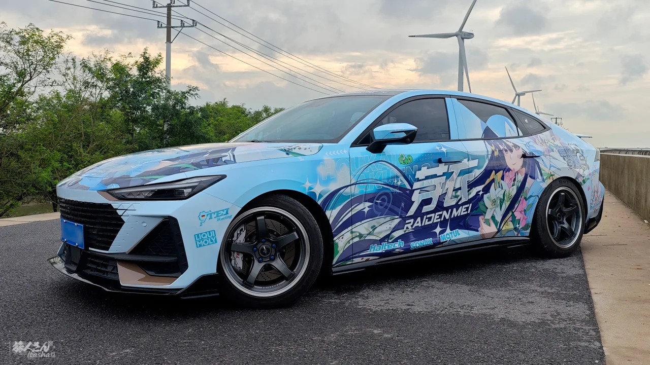 崩坏学园2雷电芽×衣琪亚娜痛车