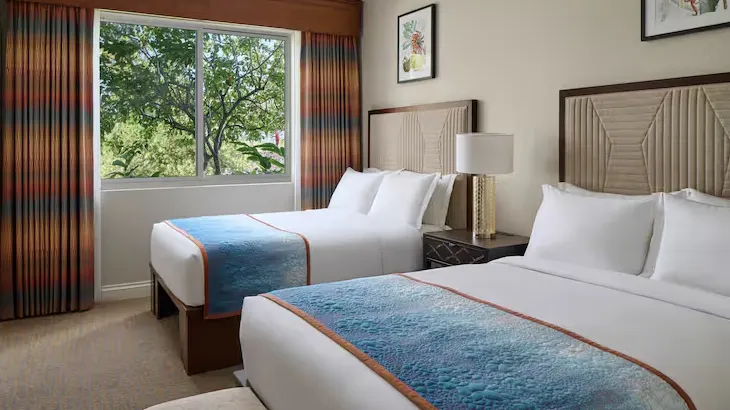 koakl-hi-res-ph1-1-bdrm-dlx-2-dbls-rsrt-vw-master-outward