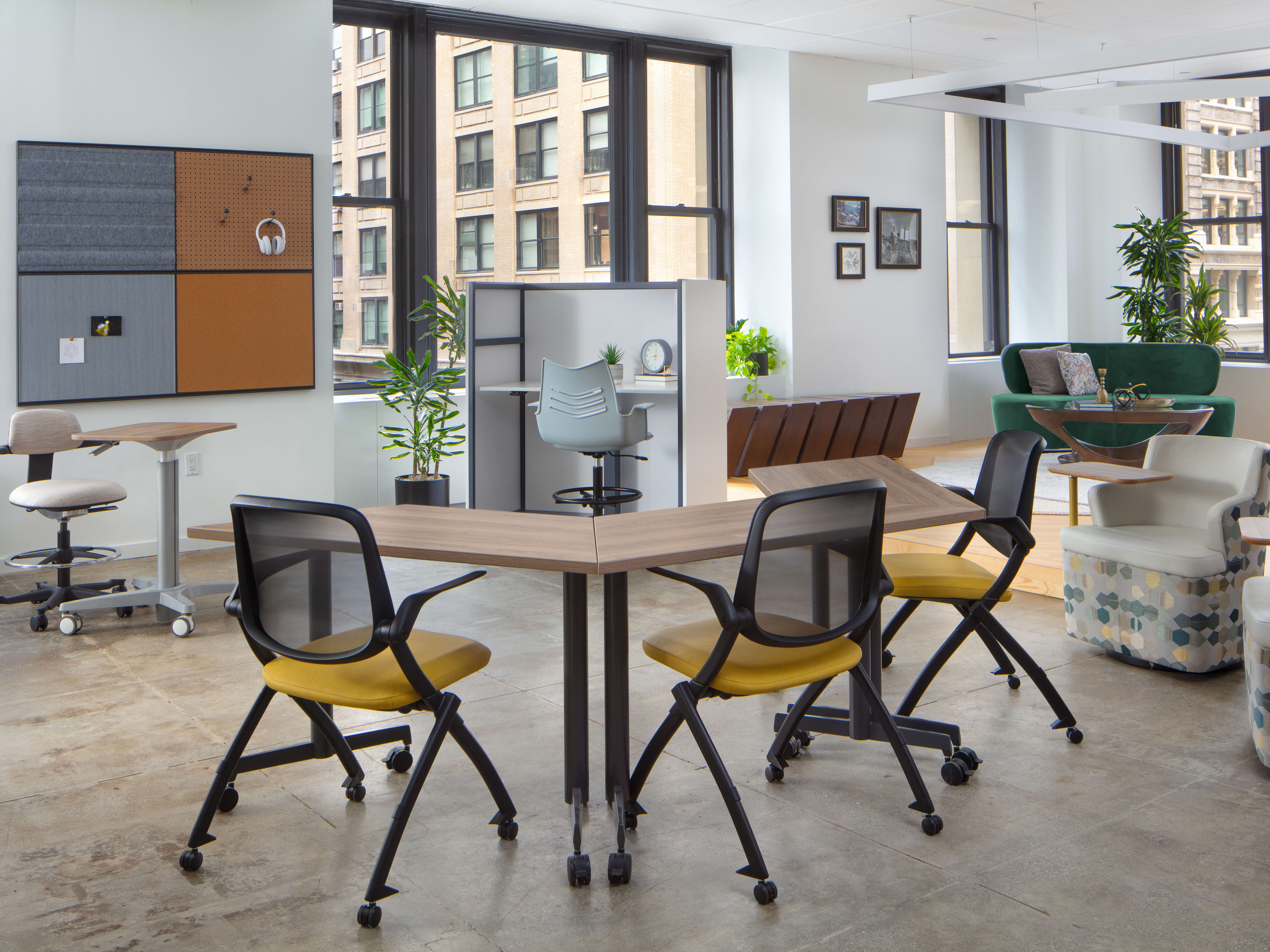 new-york-showroom-chaddy-dock-kore-cart-essay-workable-rolli-aidin-nate-natty-mobile-education-training