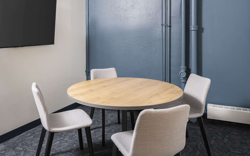 Icer table and chairs