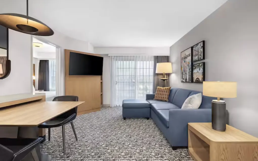 sanlshw-one-bedroom-living-room_copy