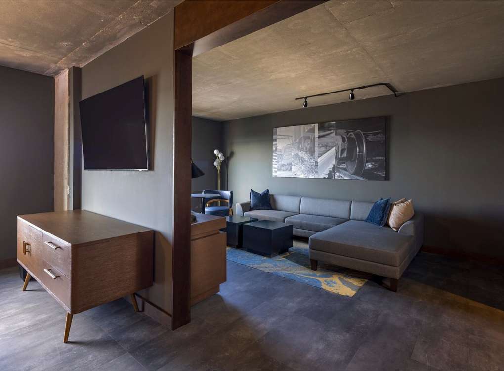 signature-suite-living_1