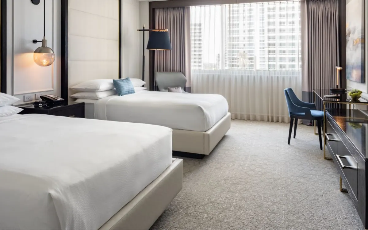 jw-miajw-inspired-guestroom-35468_Wide-Hor