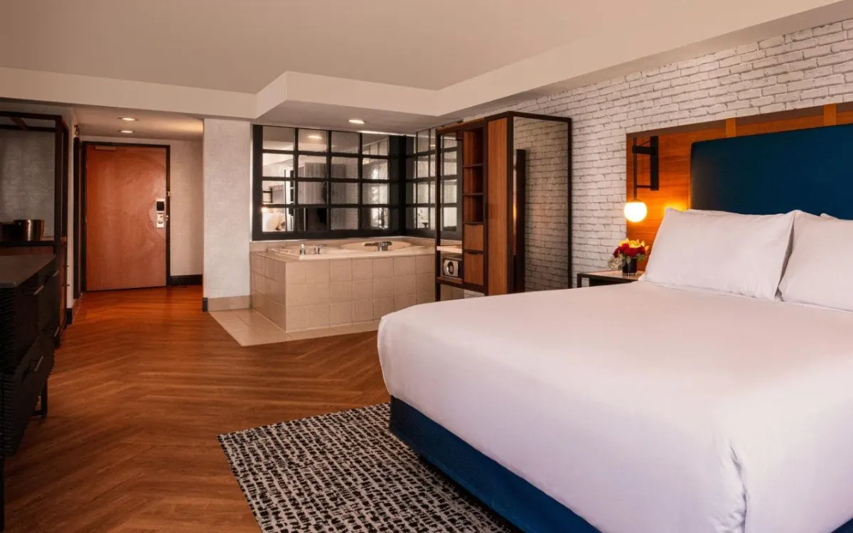 New_York-New_York_Hotel_and_Casino-Las_Vegas-Suite-13-65562_2