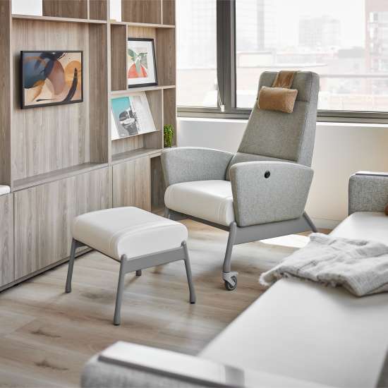 Chicago-Ezzeri-EverySpace-Embra-Patient-Healthcare-false