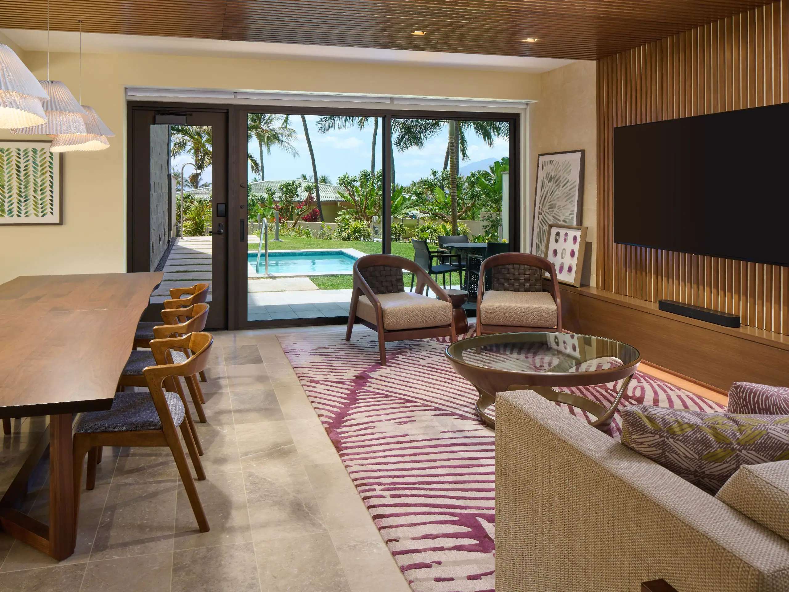 OGGAW-P0302-Ilikai-Garden-View-Living-Room