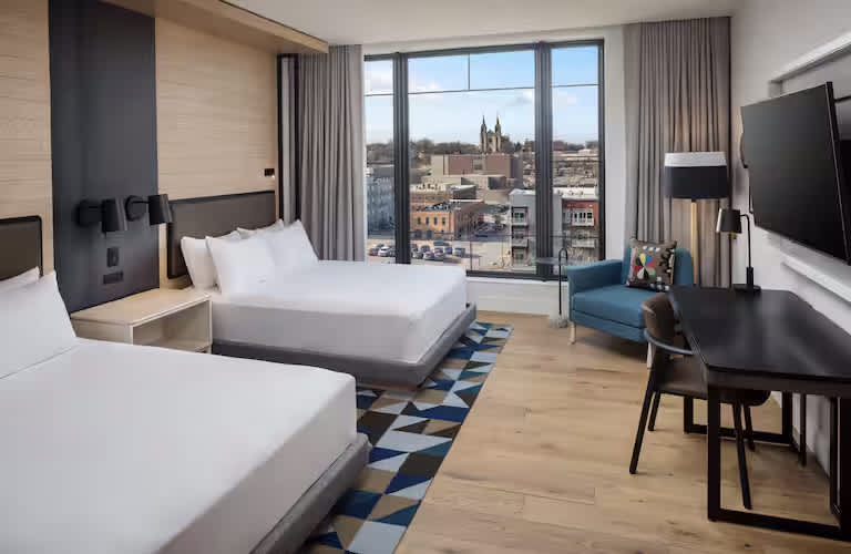 q2rc-city-view-2-queen-beds-city-view-2-queens-1