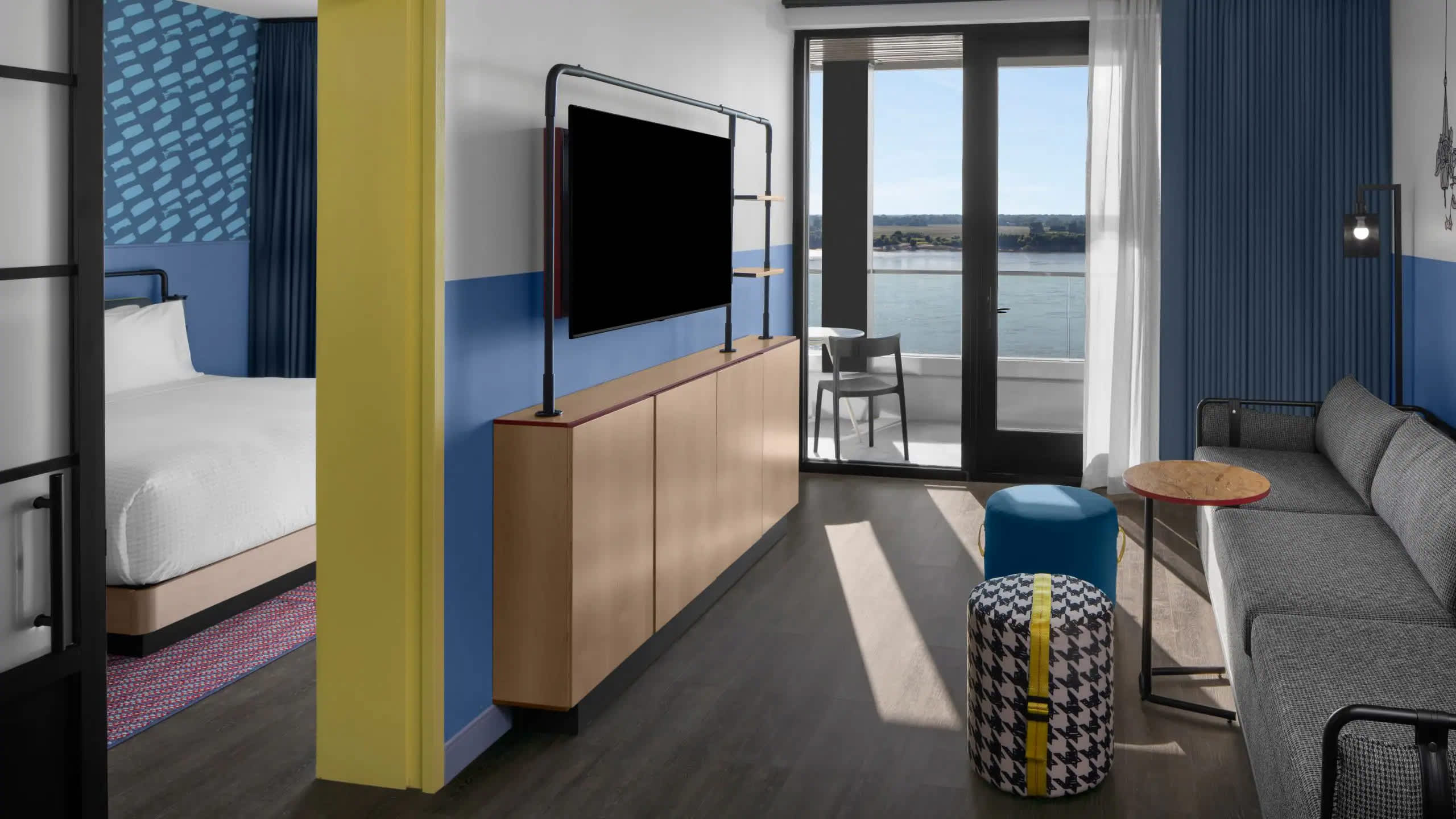 MEMCP-P0027-King-Suite-Living-Room