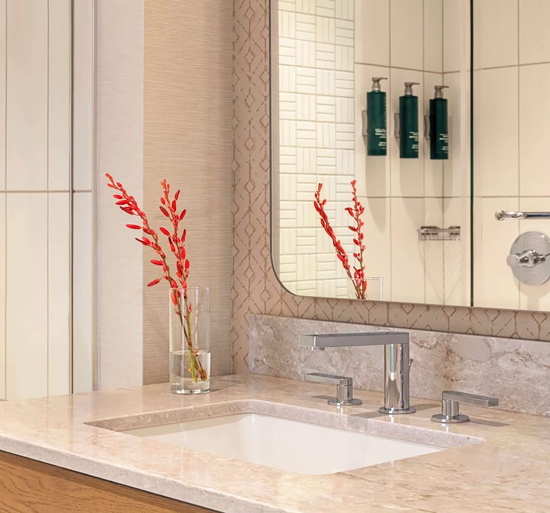 KH-DoubleTree-by-Hilton-Abilene-Guest-Room-Vanity-Top-Detail
