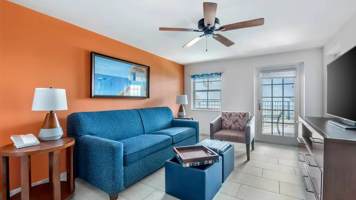 sxmfl-hi-res-suite-1-bedroom-oceanview-living-exterior