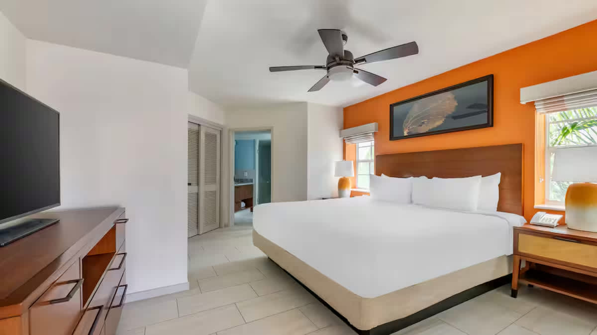 sxmfl-hi-res-suite-1-bedroom-primary-interior