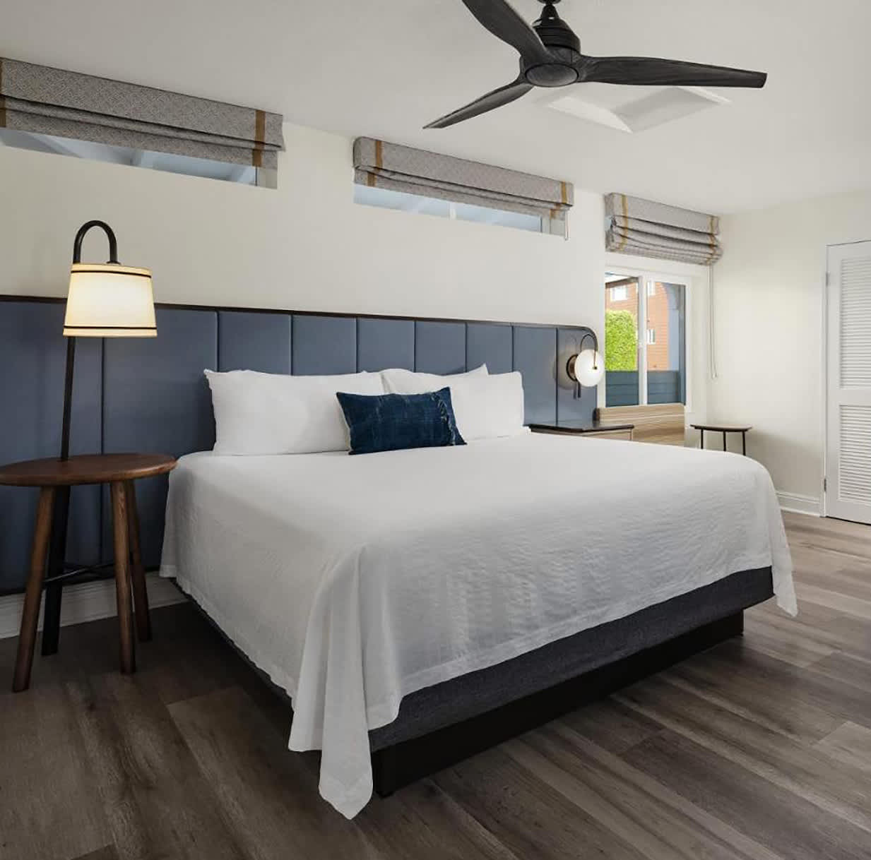 KH-HIDM-King-Suite-Bed-Crop