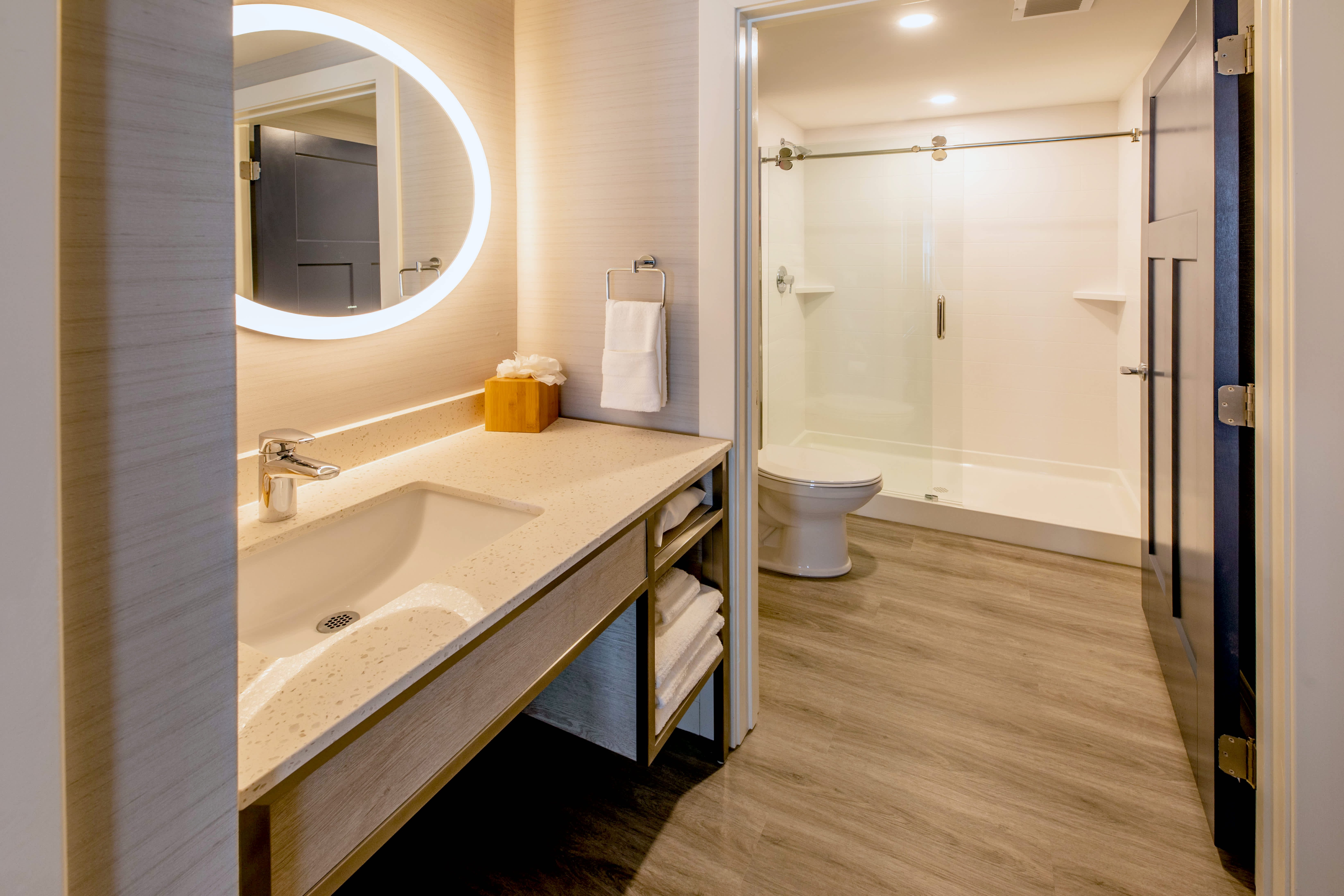 KH-HLBI-Guest-Room-Bathroom-Vanity