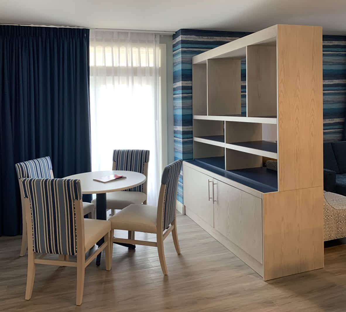 KH-HLBI-Guest-Room-Dining