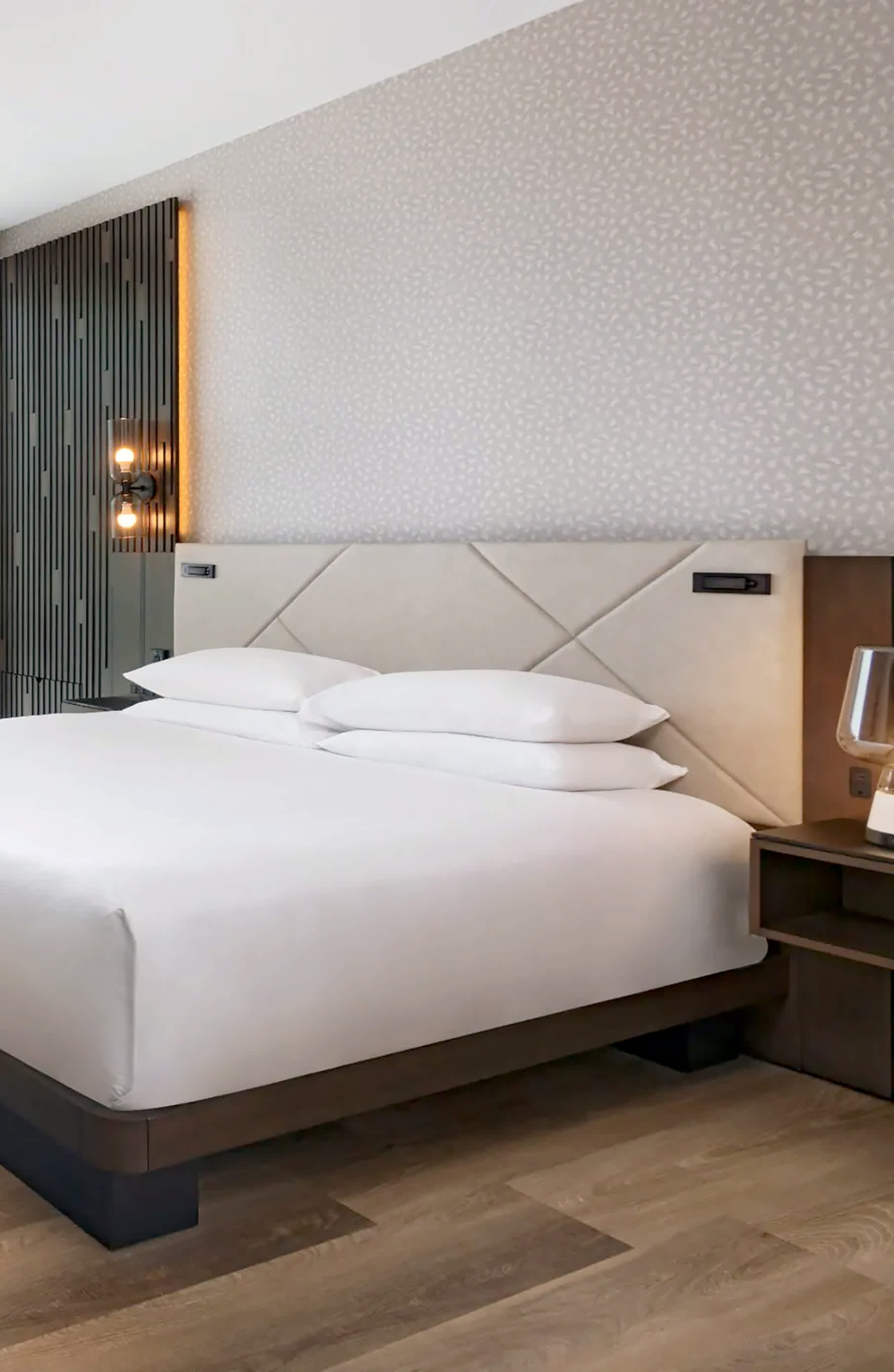 KH-HRB-P0039-King-Guest-Room-Headboard