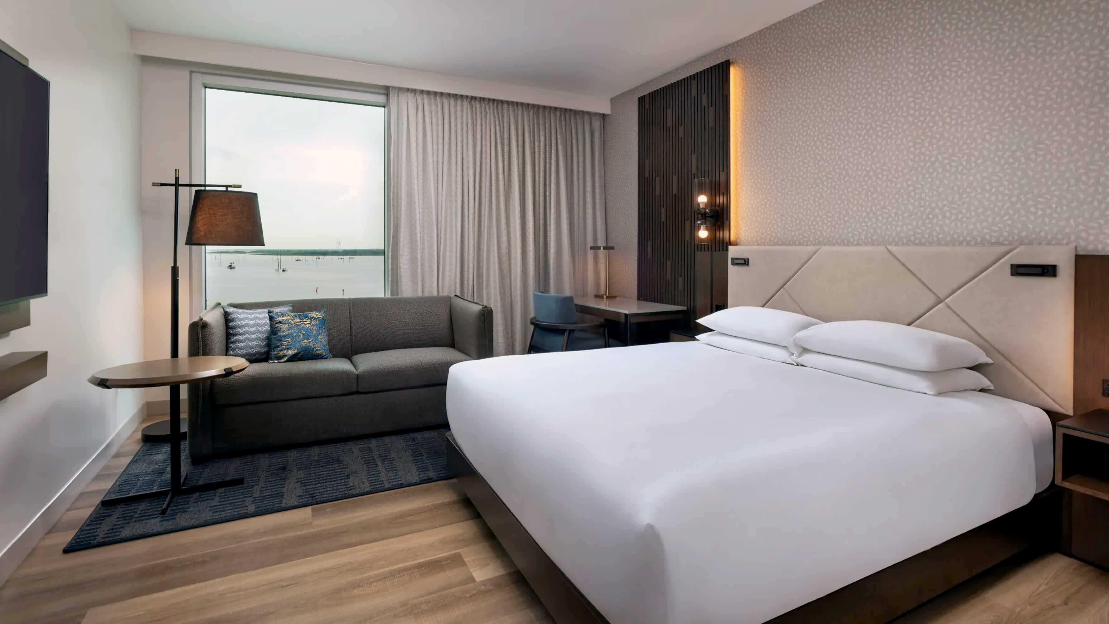 KH-HRB-P0041-King-Guest-Room-