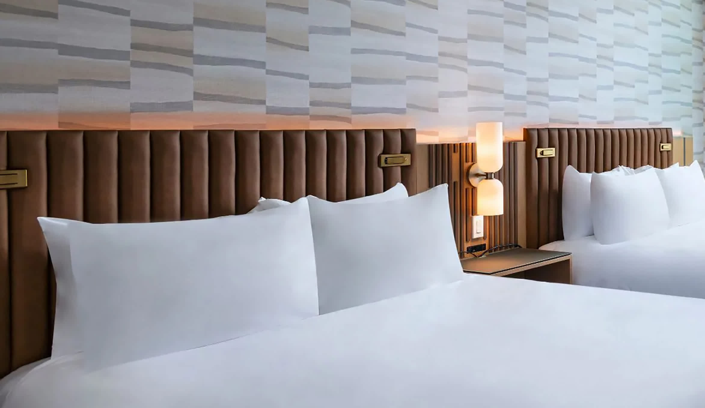 KH-HRC-P0071-Double-Queen-Guest-Room-Detail-Horiz