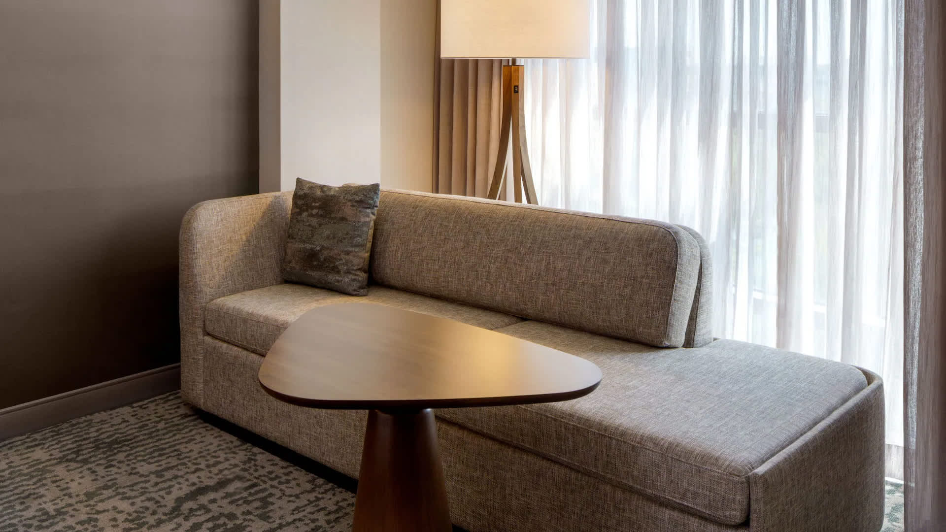 RESTO-P0342-Sofabed-Lamp