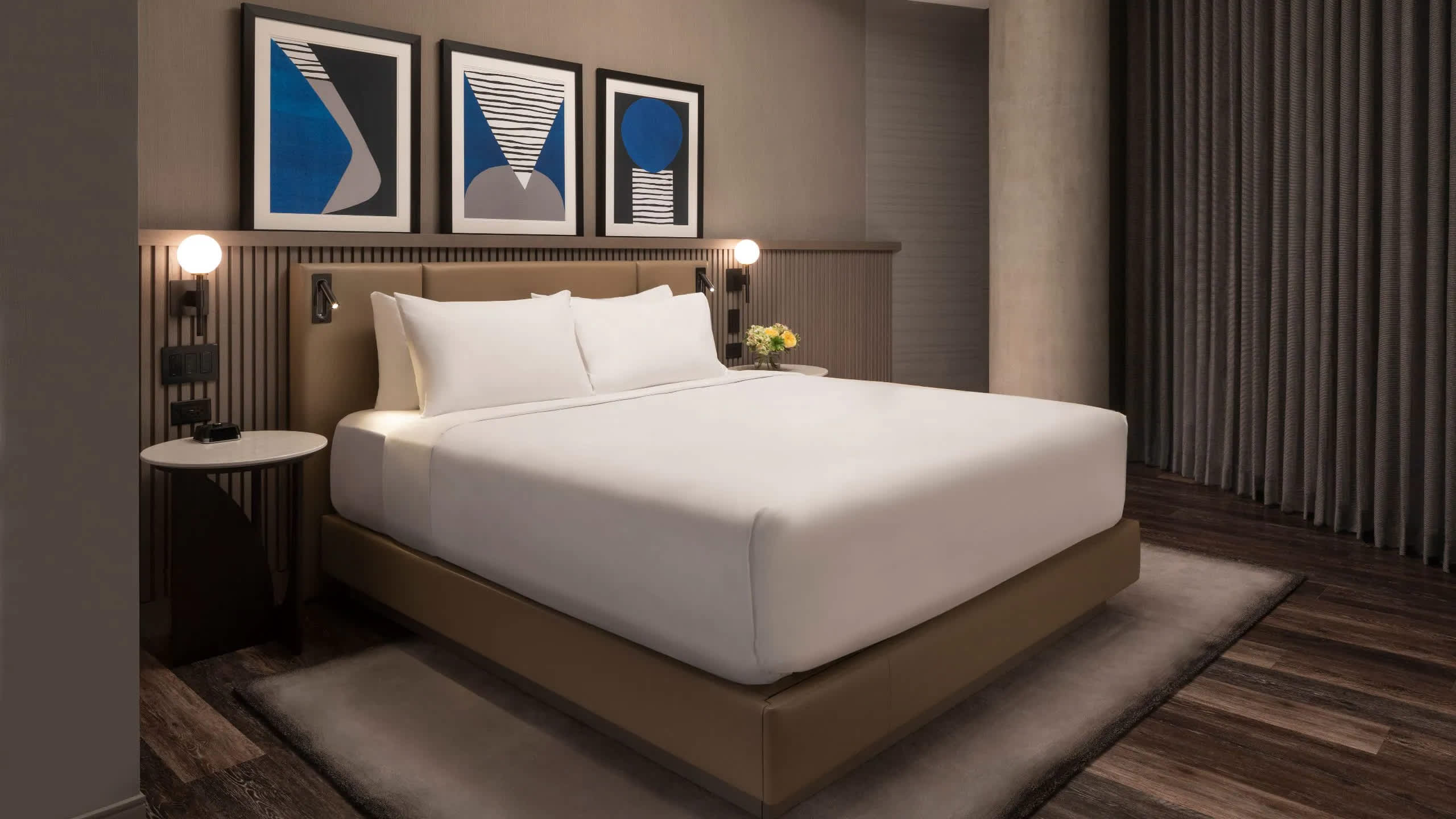 SLCRS-P0054-Summit-Suite-Bedroom