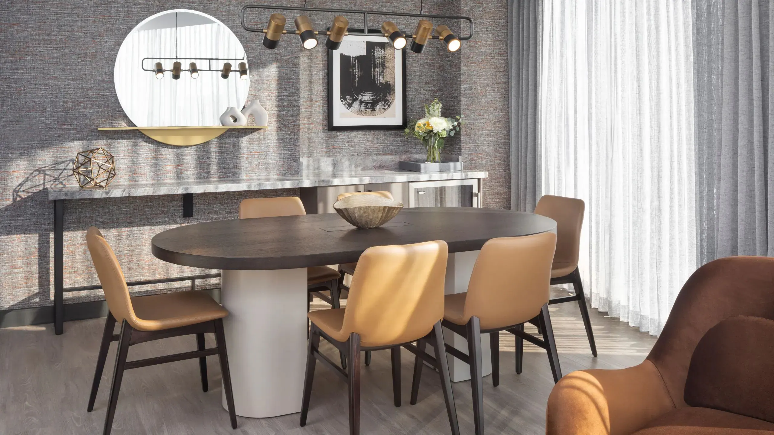 SLCRS-P0090-Suite-Dining-Area