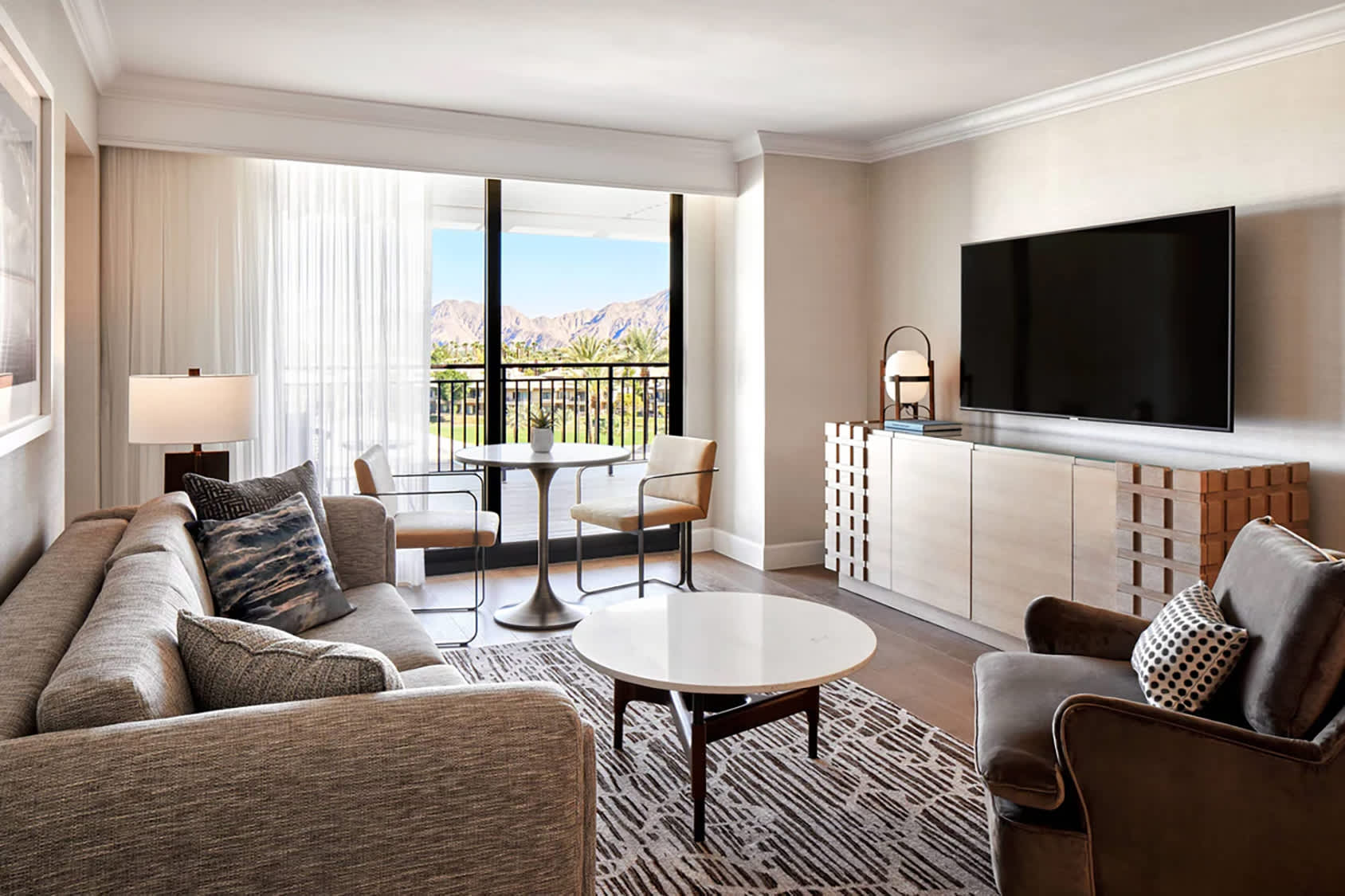 KH-JWMDS-suite-Lounge-8297