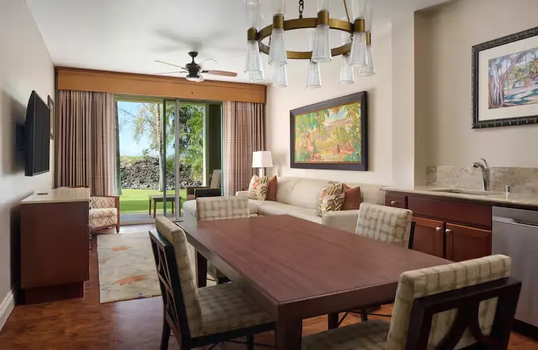 koakl-hi-res-ph1-1-2-bdrm-dlx-rsrt-vw-dining-outward