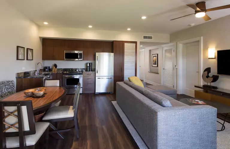 koakl-hi-res-ph2-suite-2-bdrm-dining-kitchen