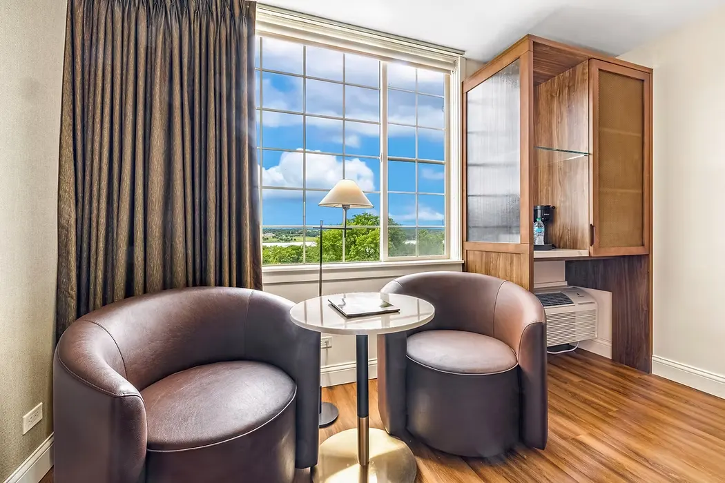 0348fe_c6db311296e44062aa18cea3b411ddb5_mv2