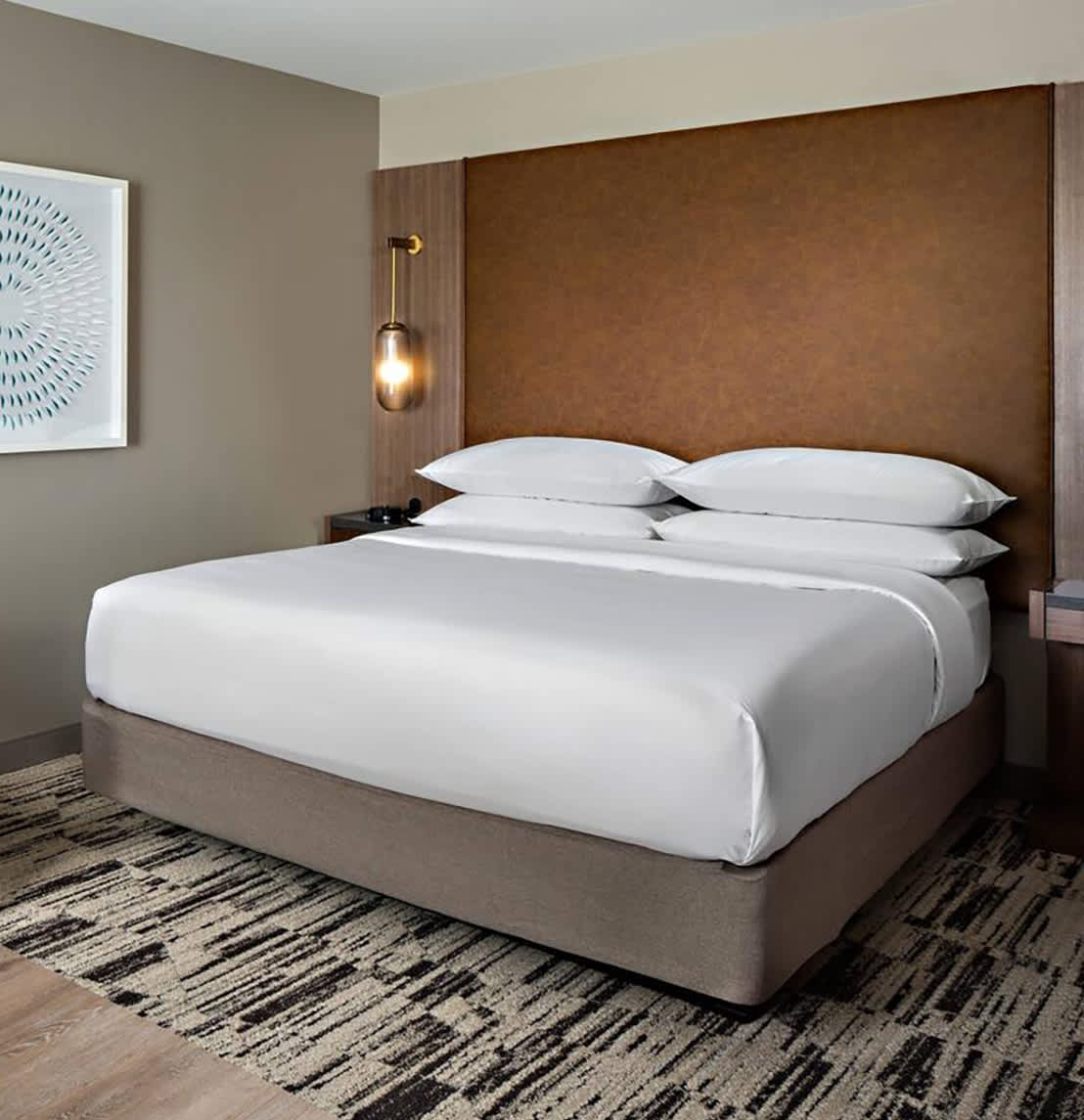 KH-SAMRC-King-Guest-Room-Bed-Crop