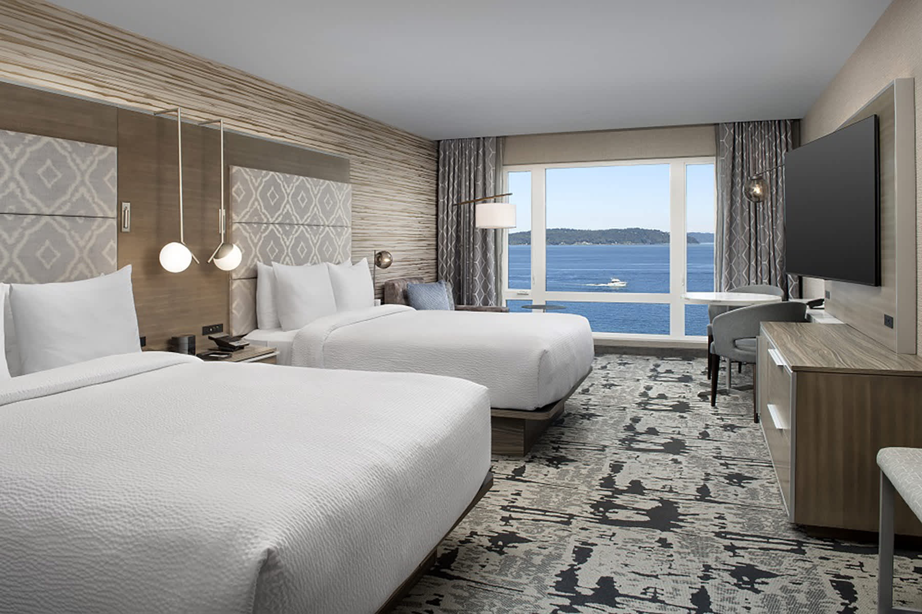KH-SCHTPRW-Queen-Queen-Guest-Room-Waterview