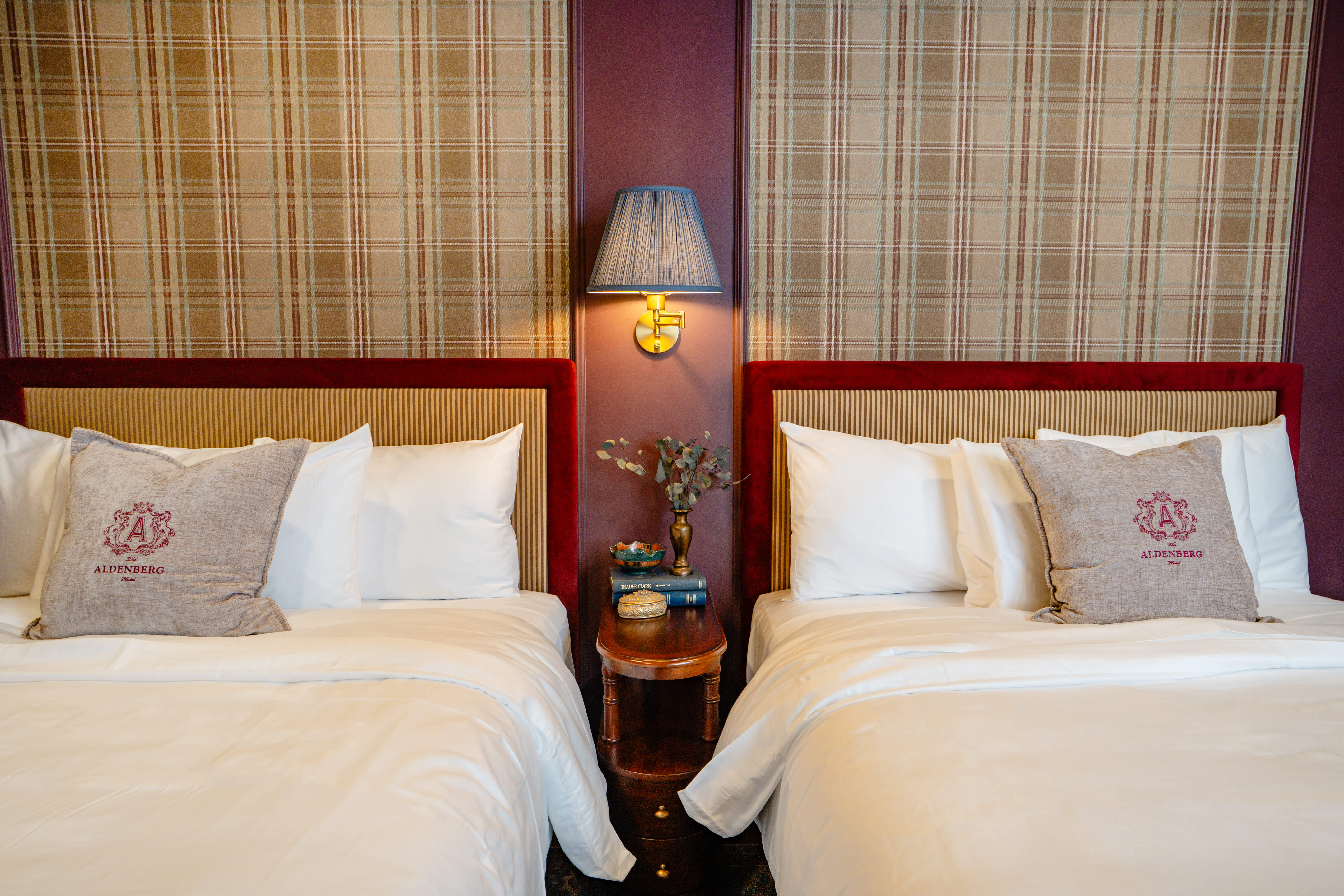 Double_Queen_headboards