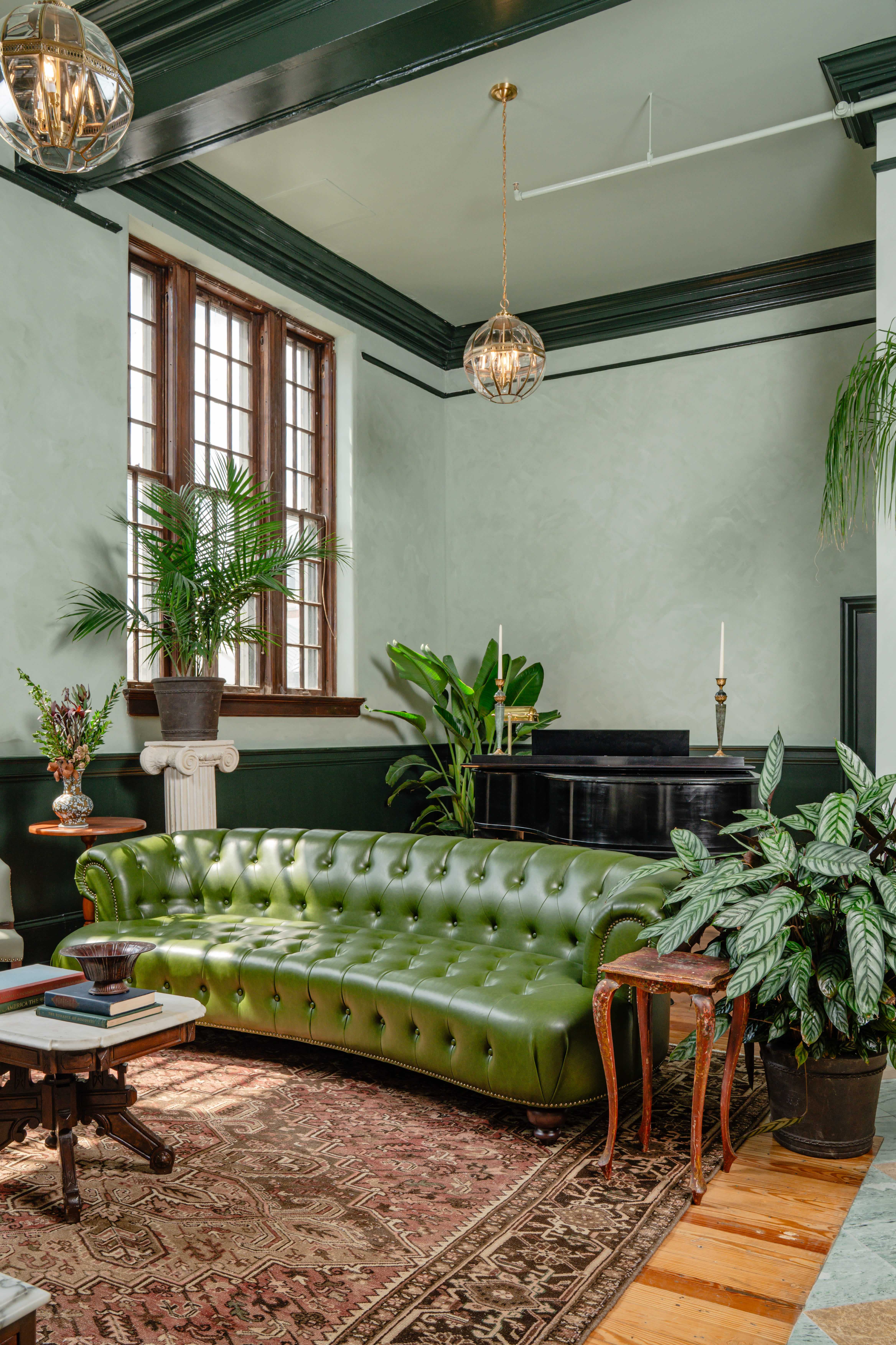 Lobby_8_couch-piano