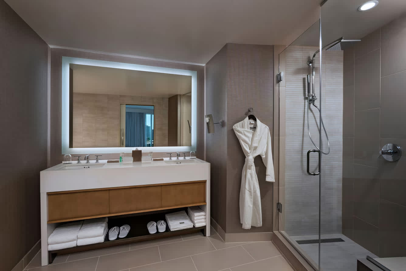 daliw-suite-bathroom-9743-hor-clsc_copy