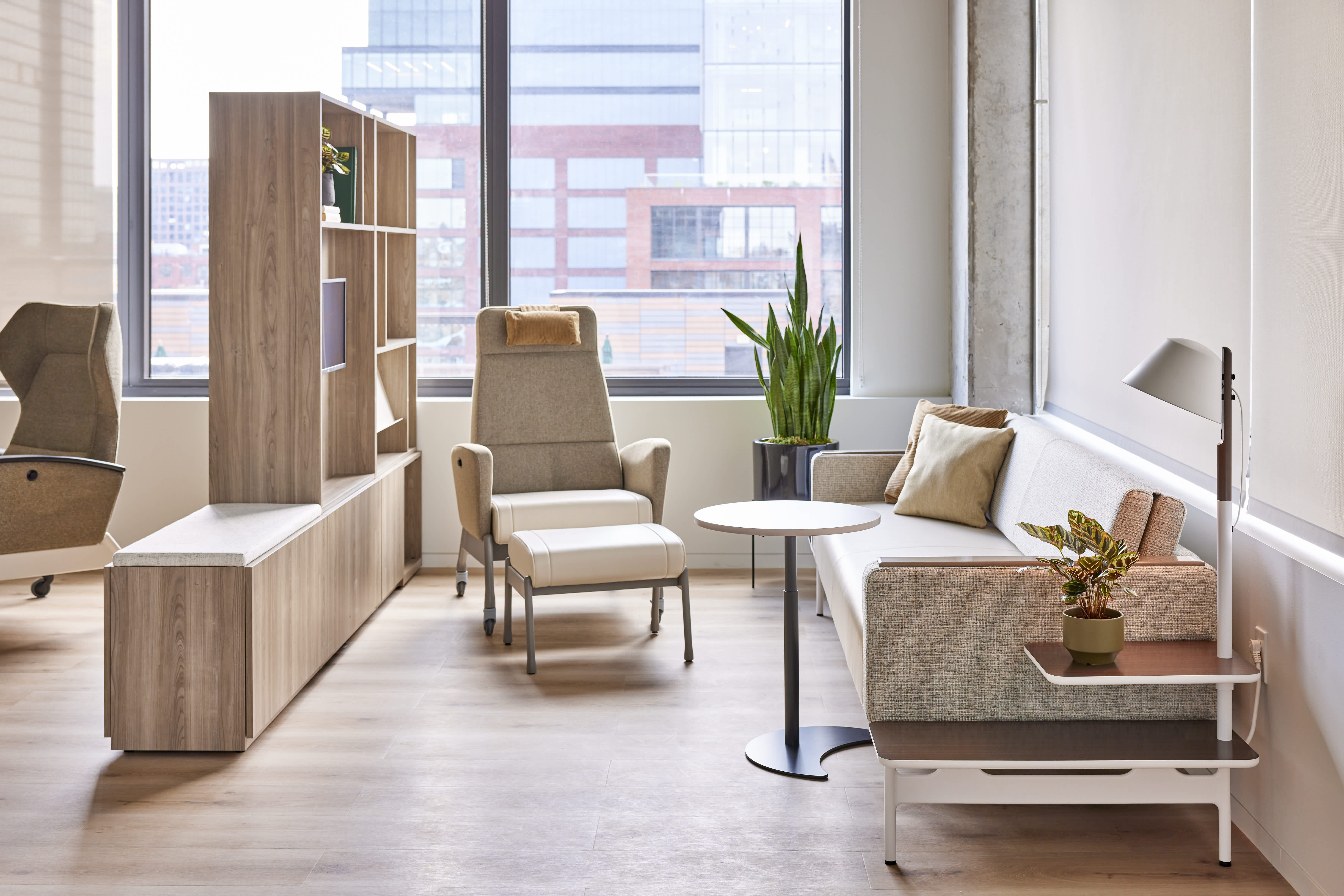 chicago-showroom-2024-zone31-everyspace-ezzeri-embra-mariben-healthcare-patient