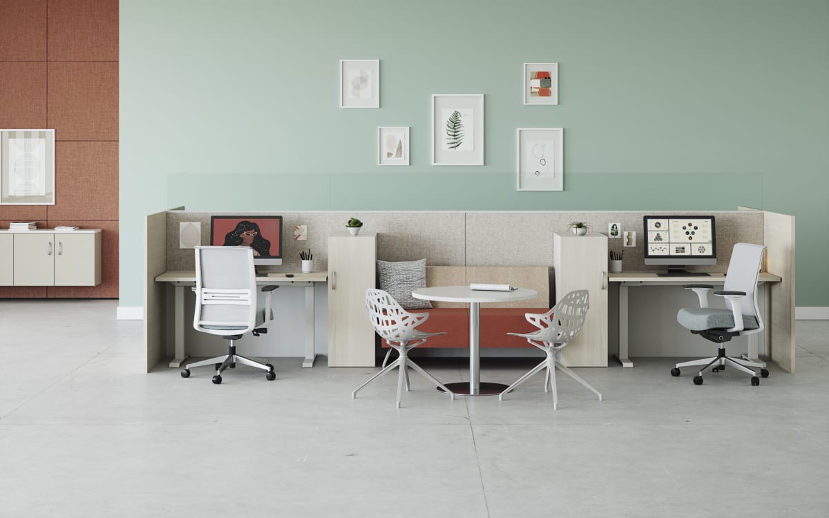 office workstation with collaboration space