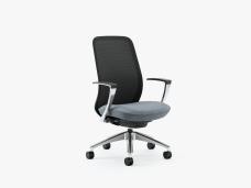 Eager-Task-Conference-Arm-Black_Frame-Meshh-Polished_Chrome_Base-PDP