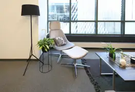 Mabel-Marnia-Lounge
