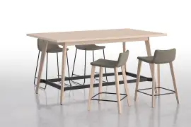 Tessera-Grin-Meeting-Huddle