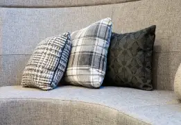 Toss-Fringe-Lounge-02