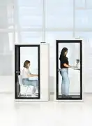 Pod_Gen2_Om_Sit_Om_Stand_2_01-lpr