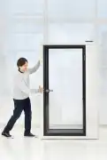 Pod_Gen2_Om_Sit_Om_Stand_2_03-lpr
