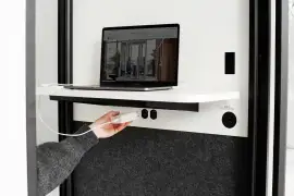 Pod_Gen2_Om_Stand_Detail_3_01-lpr