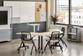 chicago-showroom-2024-zone17-rolli-aidin-perks-dock-chaddy-education-training-mobile-04