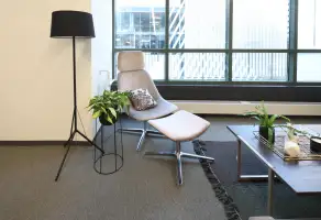 Mabel-Marnia-Lounge
