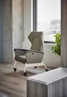 Chicago-Ezzeri-Patient-Chair-Mobile