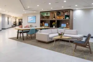 Holiday_Inn_336436187