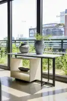 chicago-showroom-2024-zone4-daymora-console-table