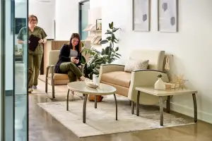weli-he-05althcare-lounge-lobby